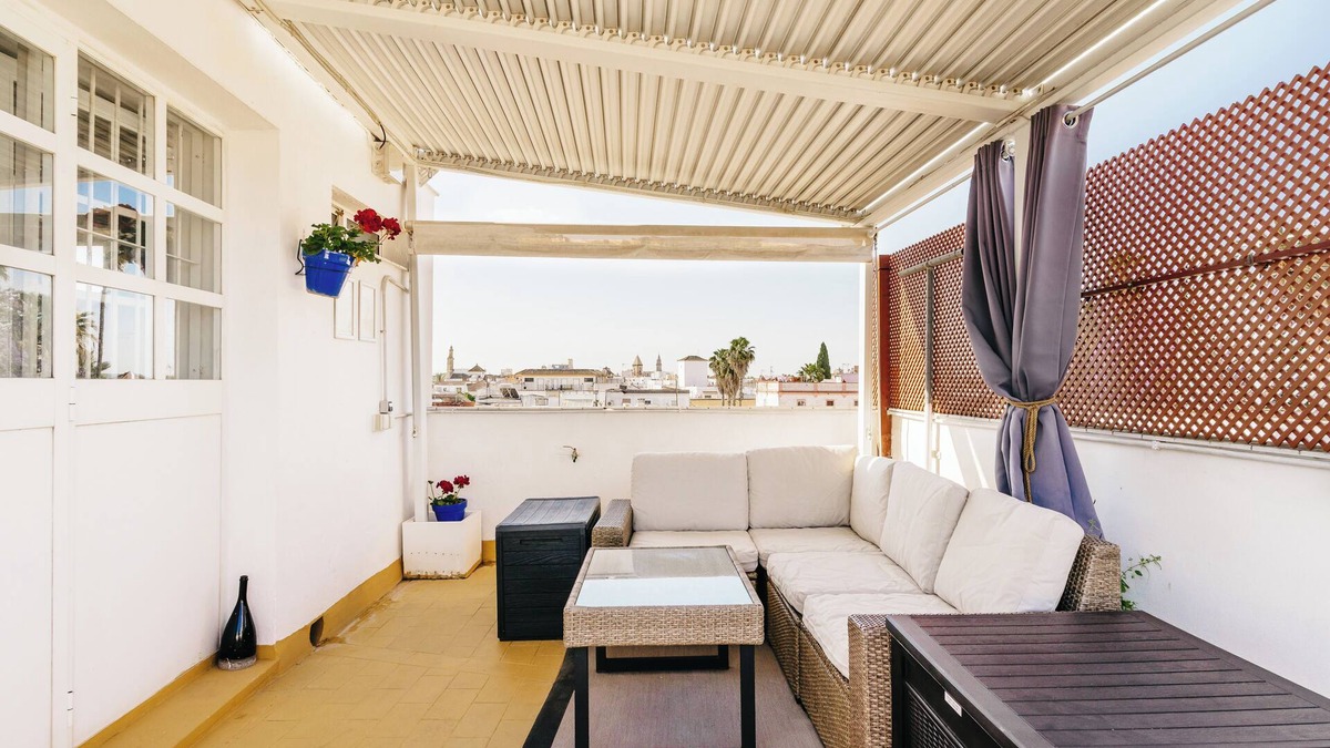 Jerez de la Frontera Apartment | Central duplex apartment with private rooftop terrace + free parking