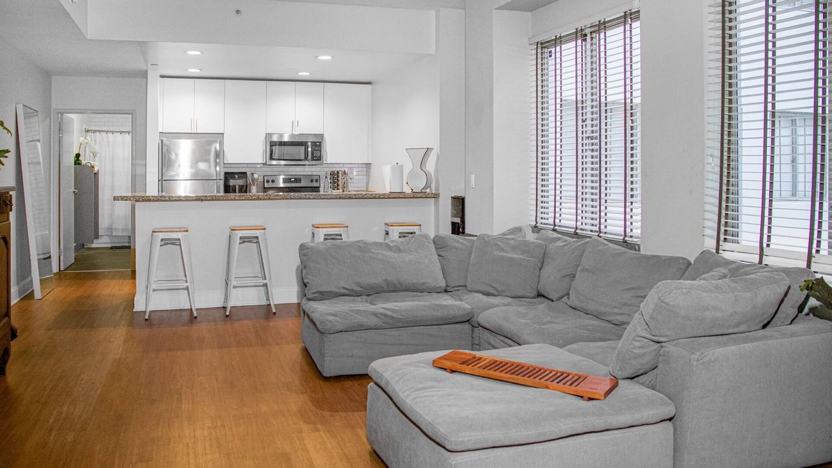 City West Apartment | Central DTLA 1-Bedroom – Walkable, Modern, 24 hrs amenties and Cozy Stay!