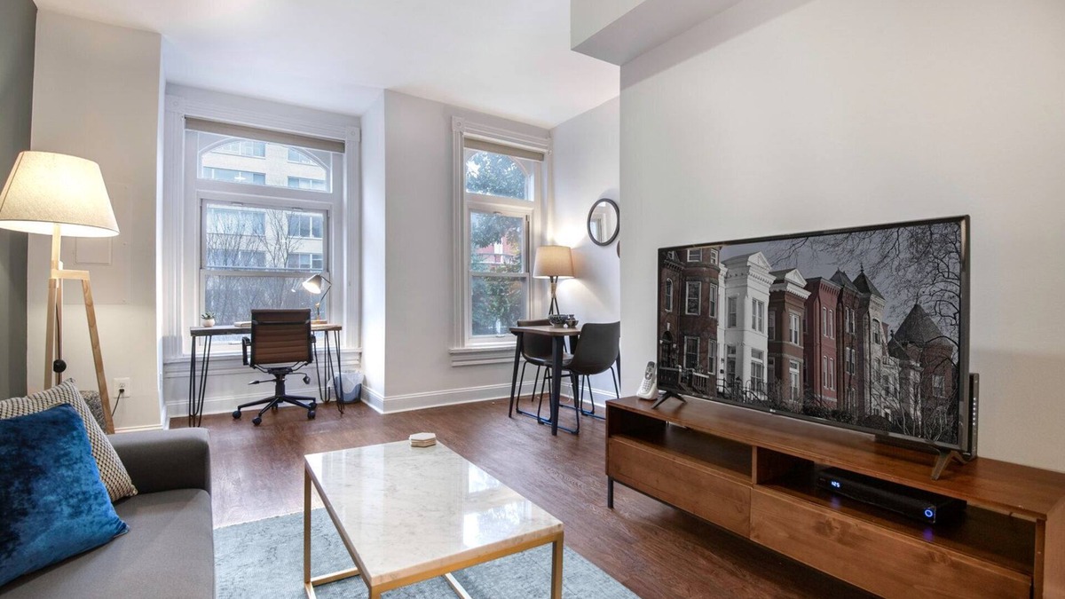 Dupont Circle Apartment | Central Dupont Circle 1BR near metro & GW, by Blueground