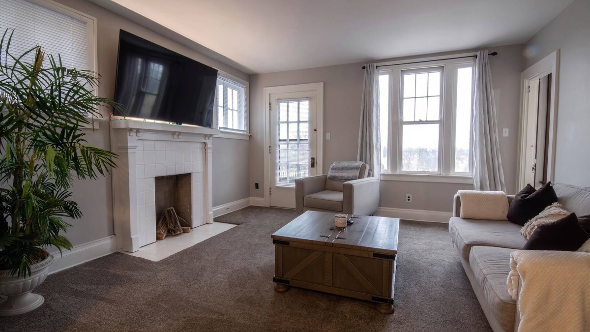 St. Bernard Apartment | Central Entire 2-Bed in Quiet Neighborhood