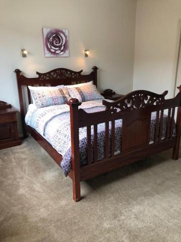 Albury Apartment | Central executive 3br townhouse 50m to dean street