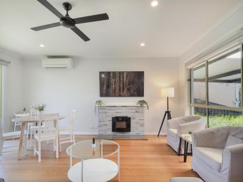 Forest Hill Villa | Central Forest Hill 3br2ba Houseparking
