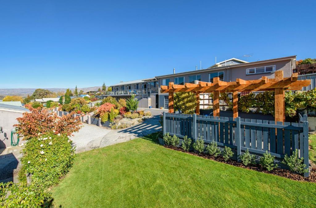 Lowburn Hotel | Central Gateway Motel