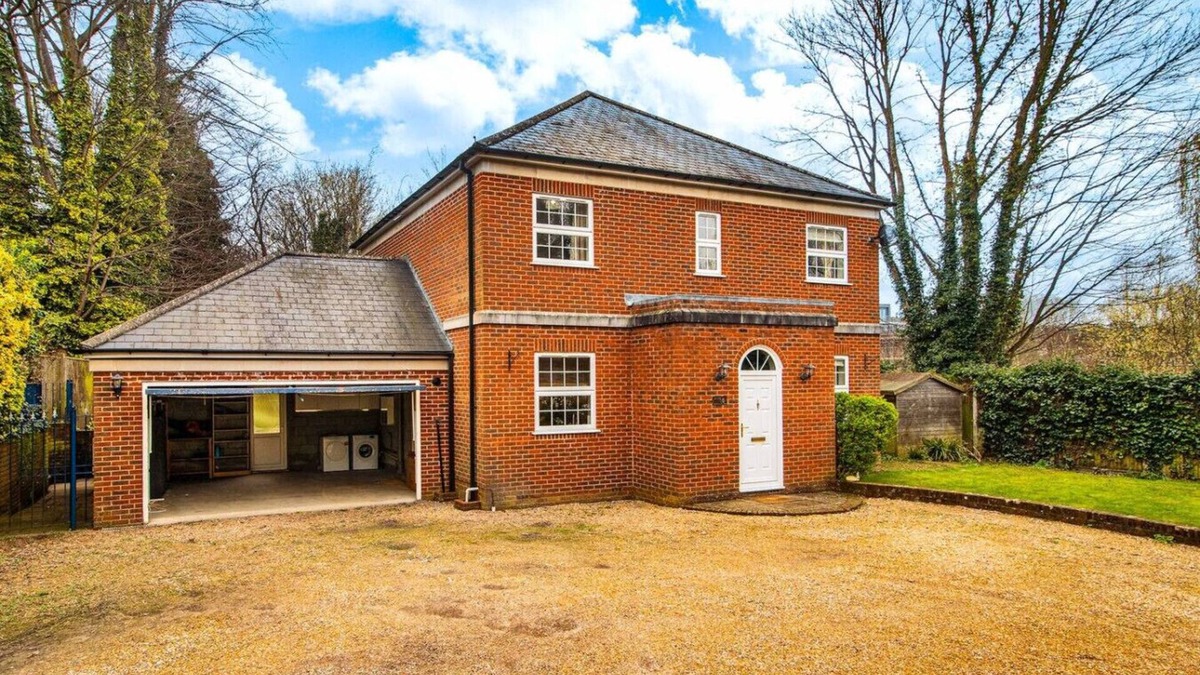 Royal Tunbridge Wells House | Central TunbridgeWells | Stylish & Spacious for 10
