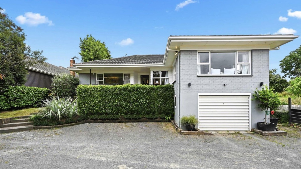 Hamilton North House | CENTRAL HAMILTON HOME - Near beautiful river walks - Family Friendly