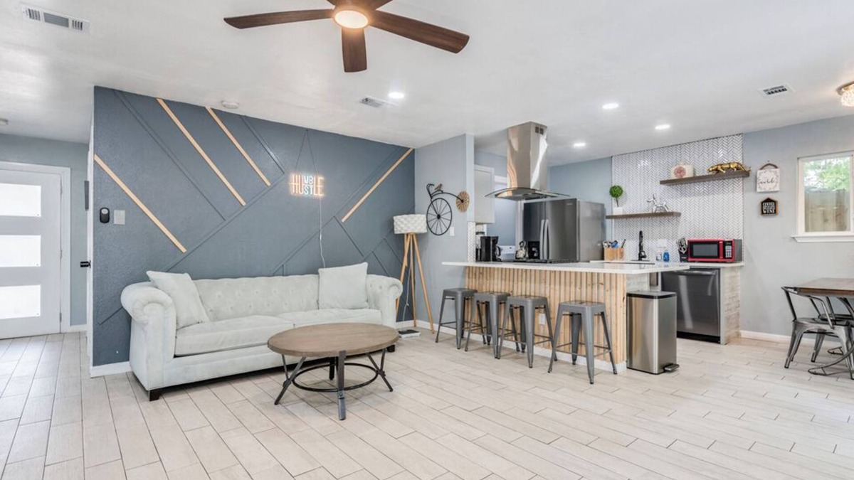 Austin House | Central/Heated or Cool Pool/Spa/BBQ/Arcade/Shuffleboard