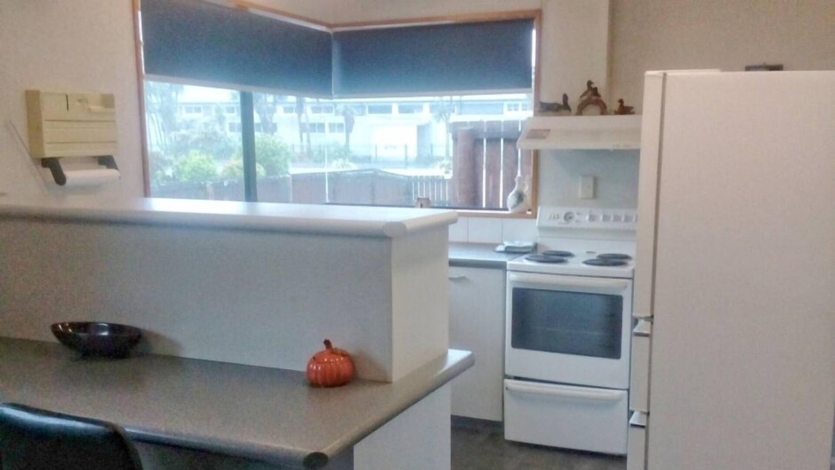 Hokitika House | Central Hokitika CBD and Wild Foods location