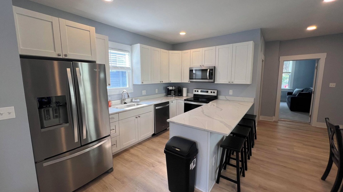 Covington House | Central Home 3min to downtown + private parking + 10% off Ark, Aquarium, and Zoo