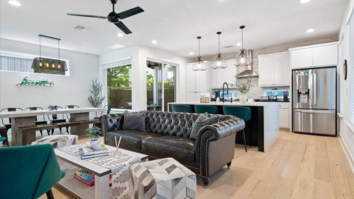 Swede Hill Apartment | Central House + Apt, sleeps 13!