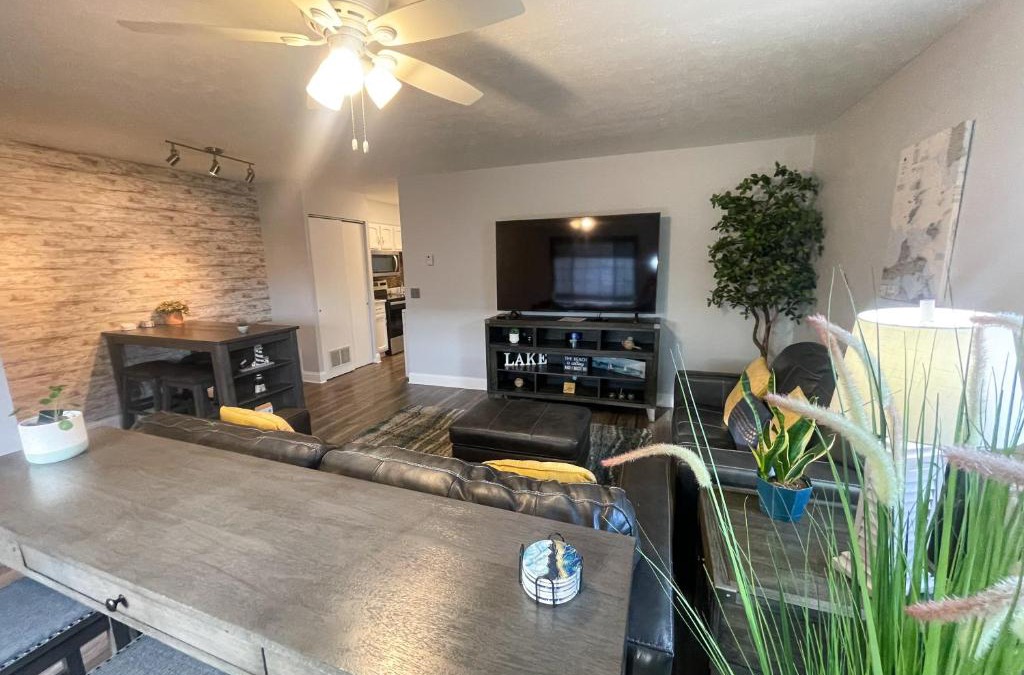 Huron Apartment | Central Huron Modern Townhome