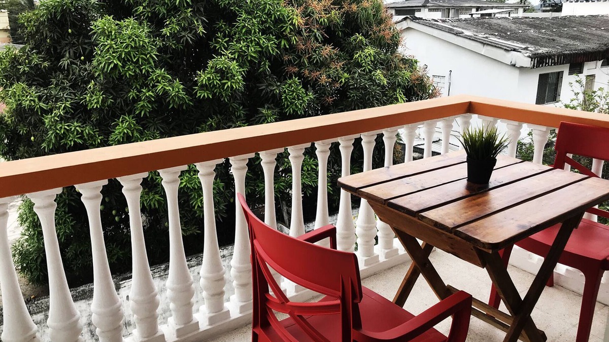 Urdesa Apartment | Central LArge Apartment in Urdesa, Free yoga space and Parking