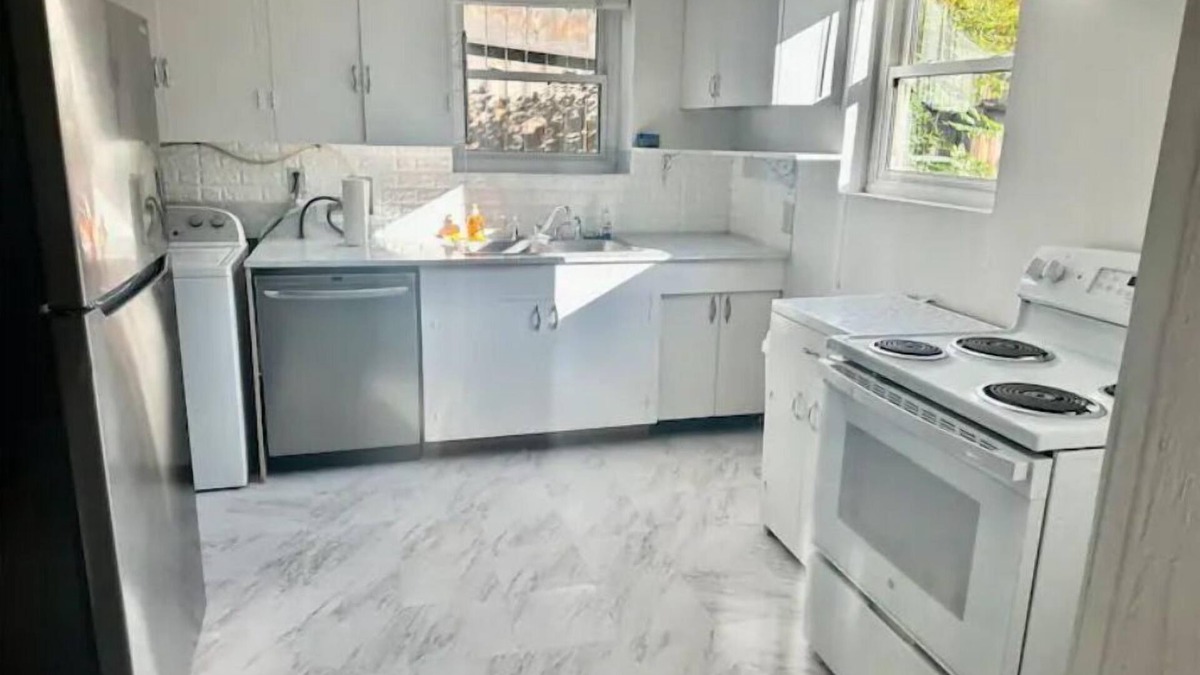 West University House | Central located newly renovated duplex house,3 bd 1 bath whole downstairs unit
