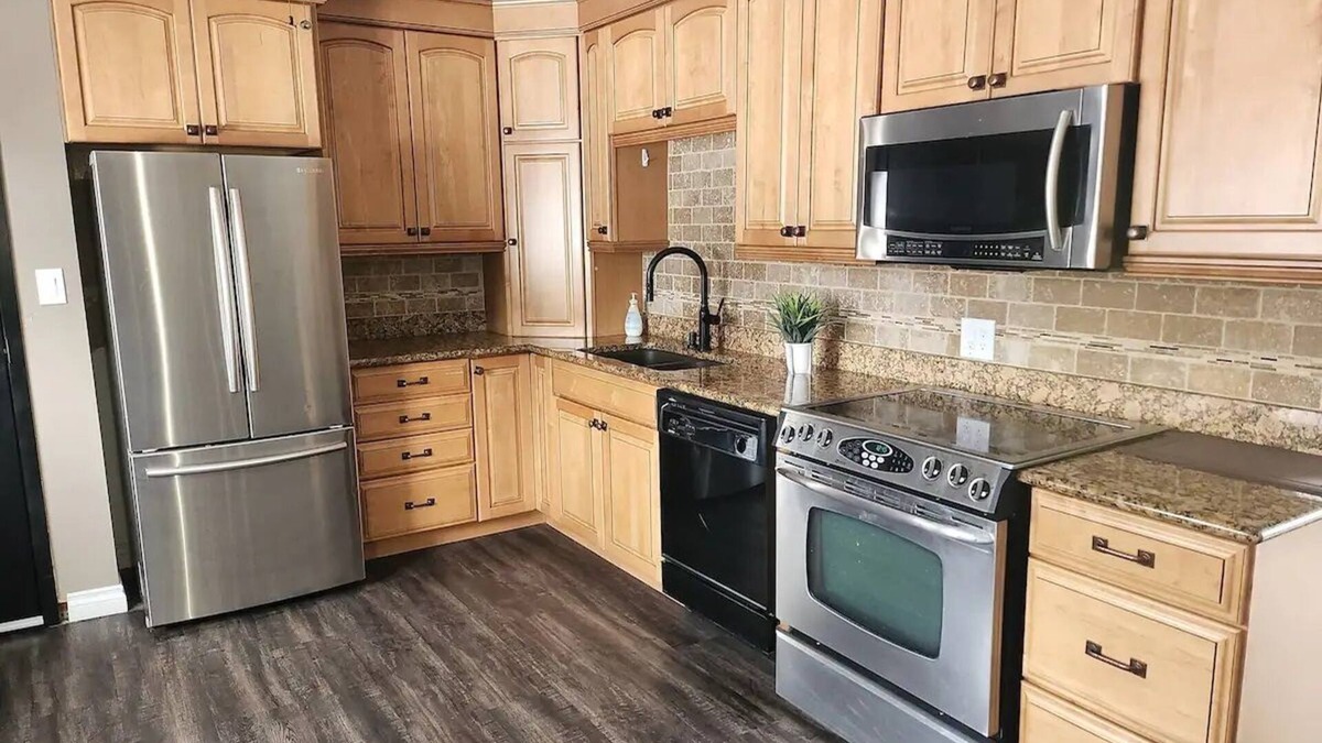 Algoma District House | Central Location- Modern Main level 3BRD Home