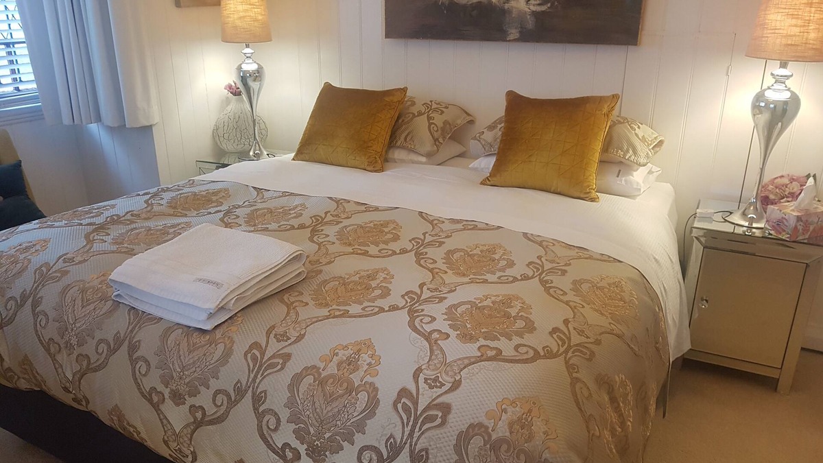 Woolloongabba House | Central location near Gabba Stadium & PA Hospital