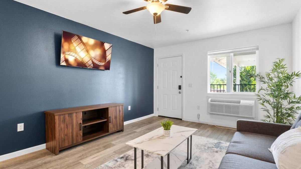 Reno/Tahoe Airport Apartment | Central Location | Free Parking