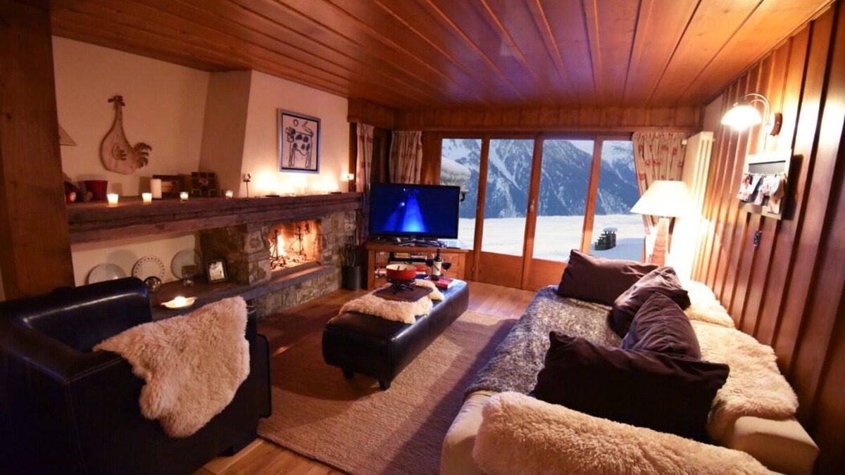 Bruson Apartment | Central Location just 2 minutes from Le Medran