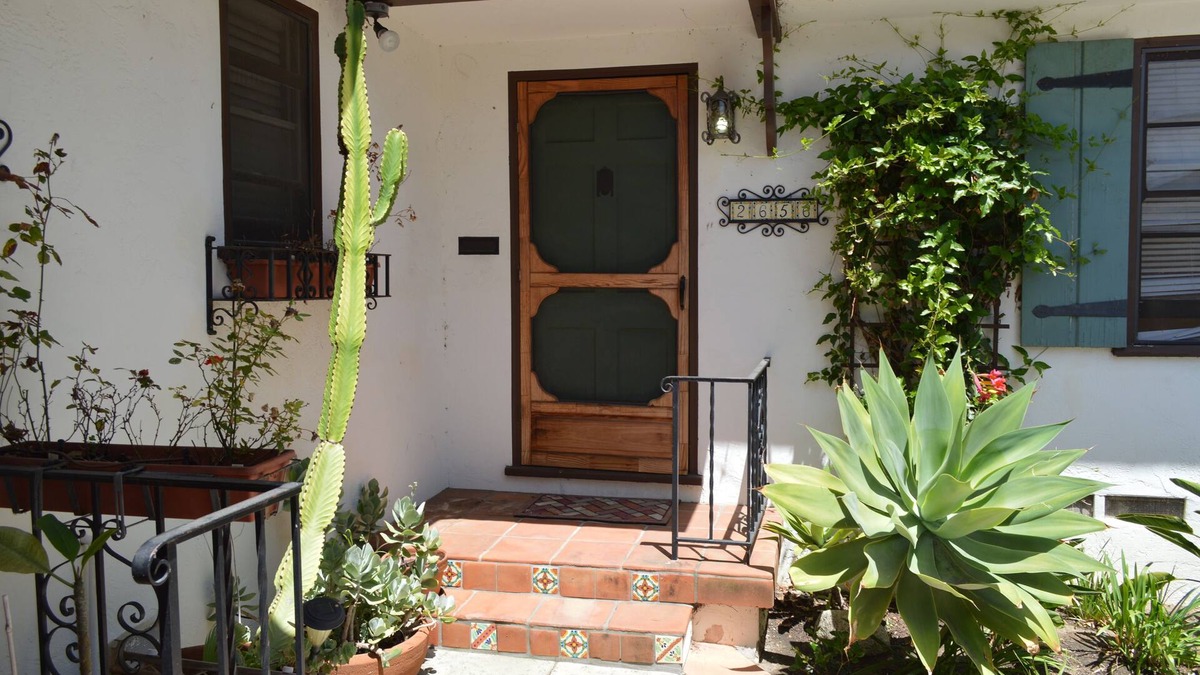 Old Town House | Central Location Old Town! EasyWalk to restaurants, parks, trails&Train Station!