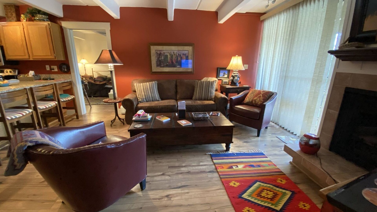 Dillon Condo | Central location to ski areas! Mountain views, walkable to Dillon restaurants.