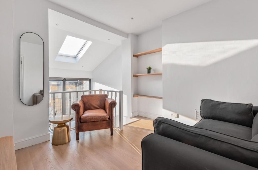 Warwick Apartment | Central London-Modern Contemporary Flat