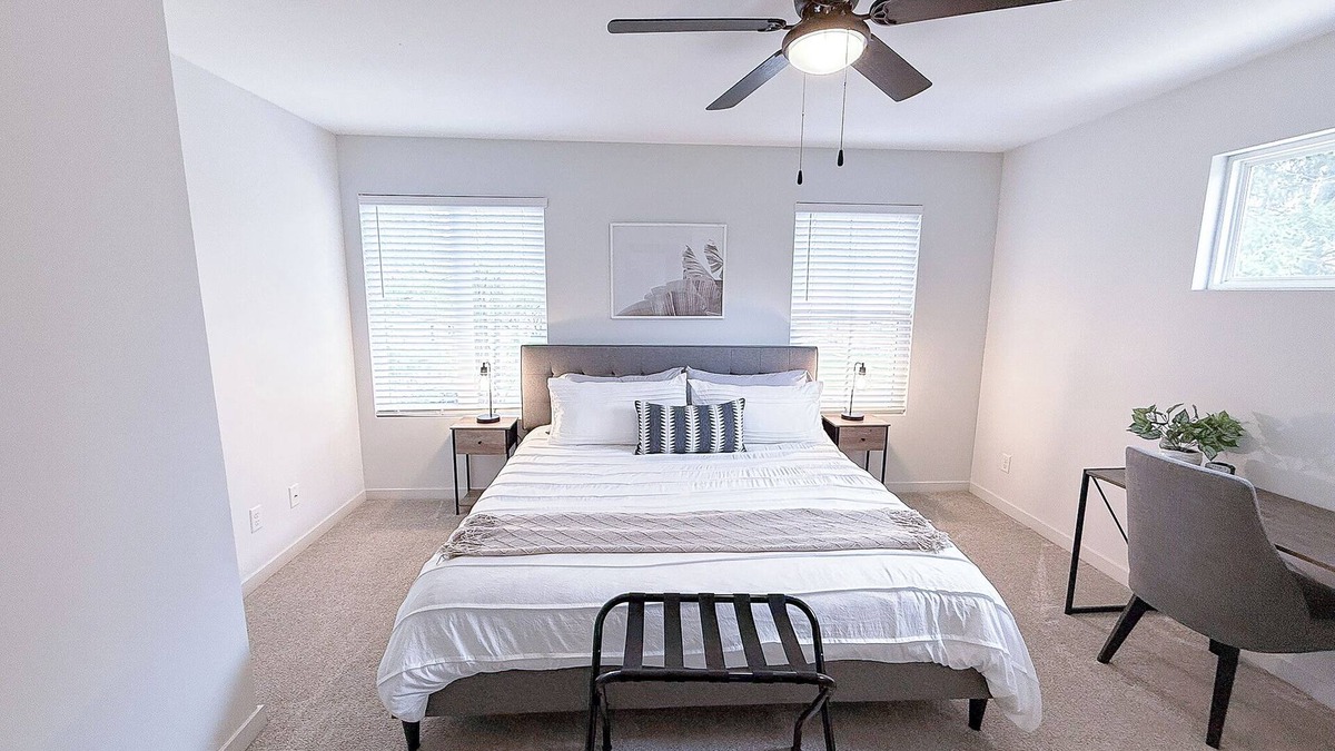 Grand Rapids House | Central Luxe 5BR/4 Ensuite BA: 2 Miles from Downtown, Grill & Outdoor Seating
