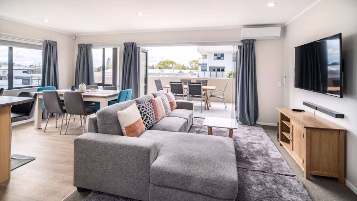Manukau City Apartment | Central Manukau Escape