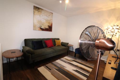 Greenhithe Apartment | Central Modern House, Greenhithe