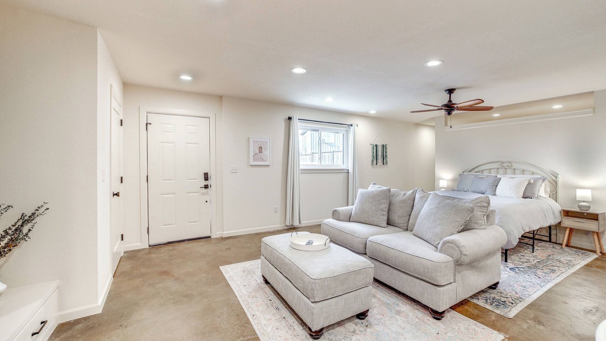 Owasso Apartment | Central & Modern Studio w/Workspace in Owasso!
