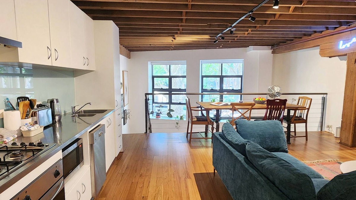 Darlington Apartment | Central New York-Style Loft with parking - Inner City Apartment - Chippendale