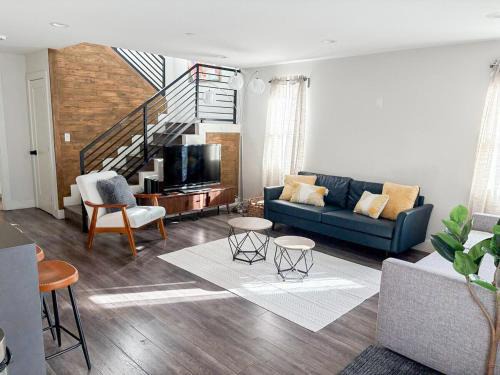 NoHo Arts District Apartment | Central North Hollywood Home