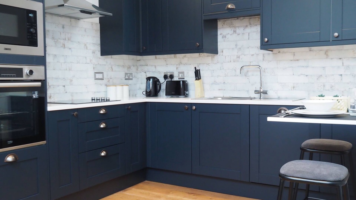 Nottingham City Centre Apartment | Central Notts: Stylish Apts, Sleeps 7, Castle View
