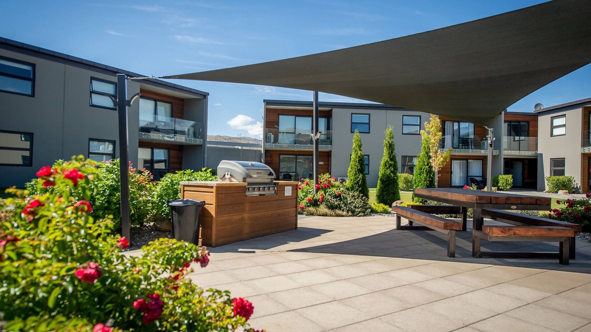 Lowburn Apartment | Central Park Apartments