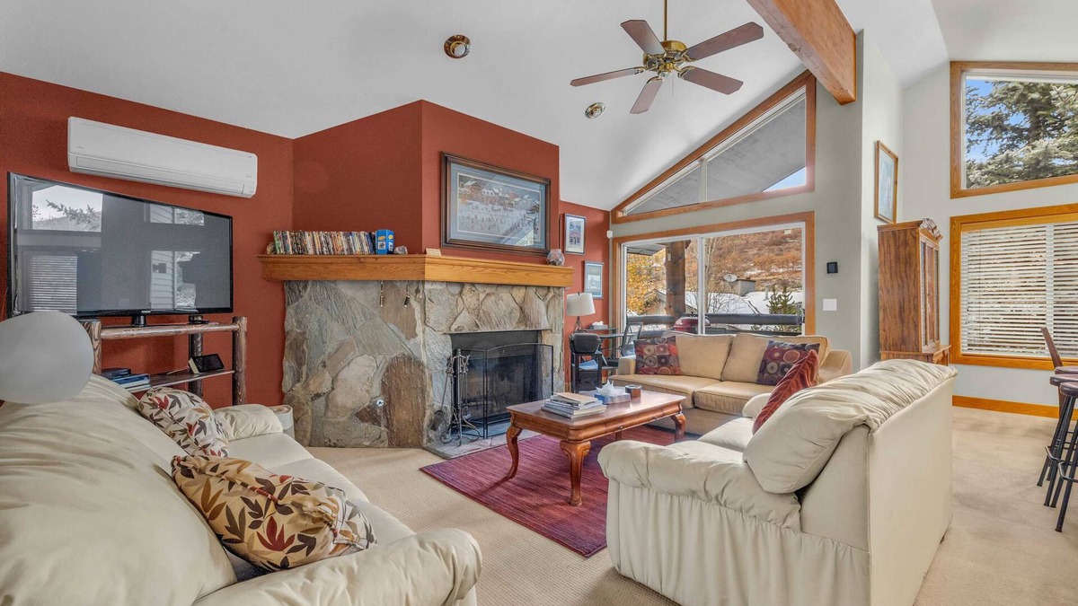 Deer Valley House | Central Park City Getaway with Private Hot Tub