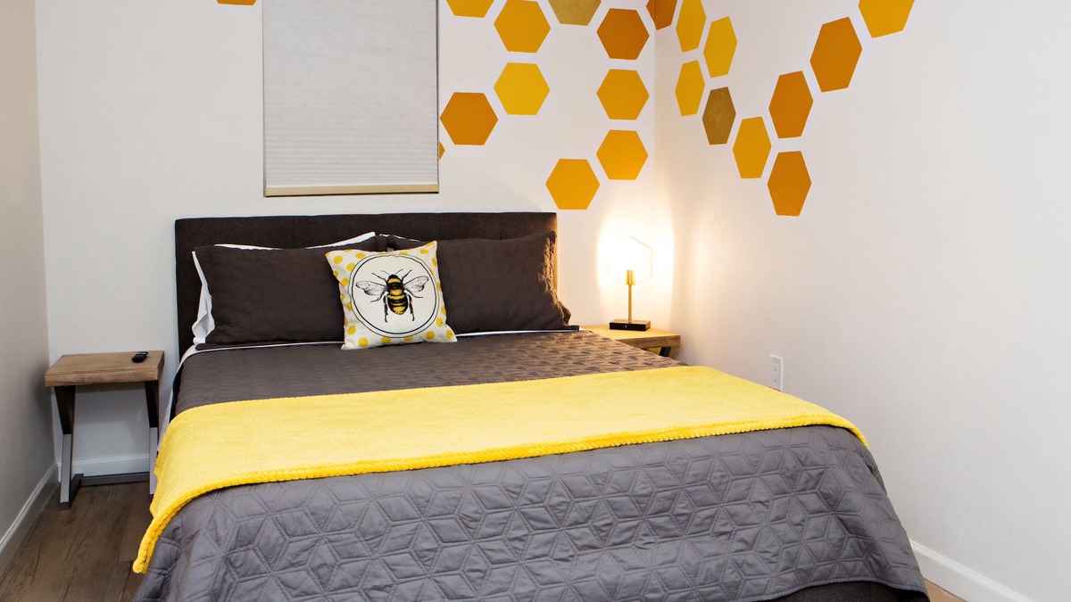 Garfield House | Central Phoenix Guest house - The Bee Hive