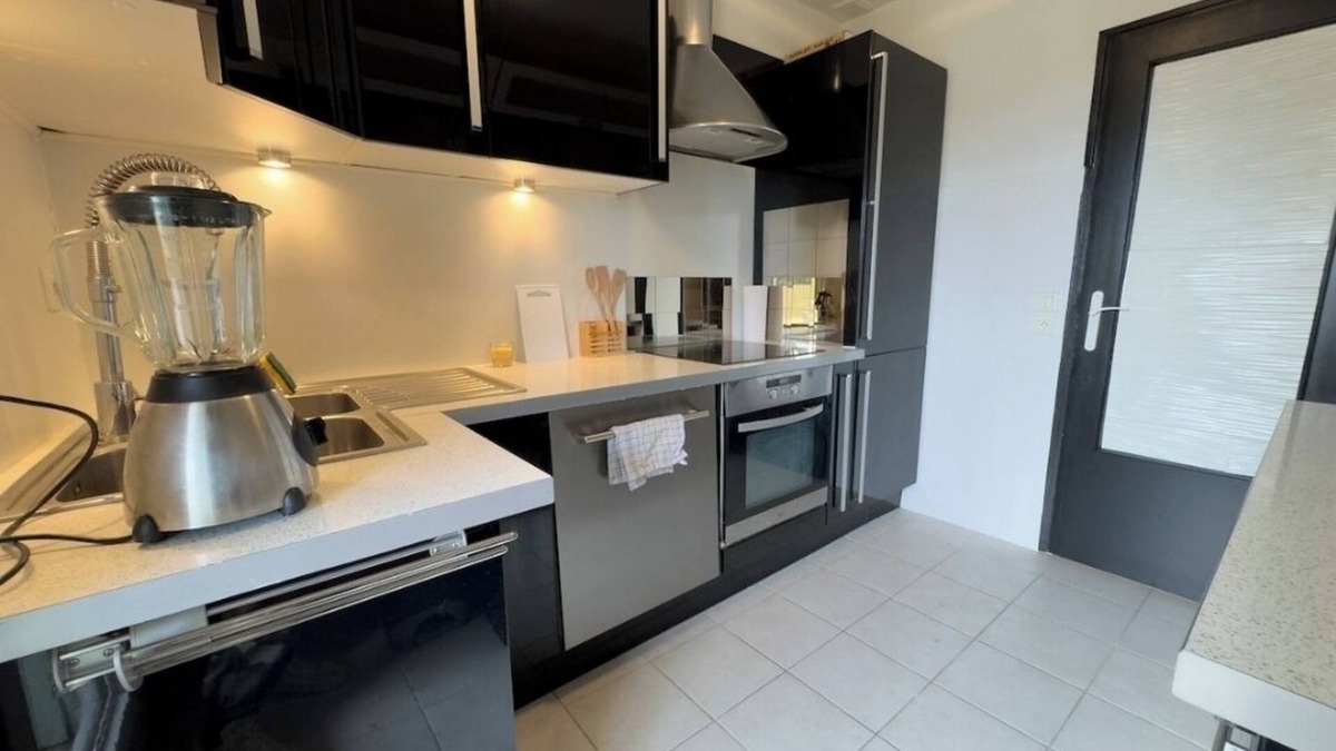 Ornex Apartment | Central - Private parking - Quiet