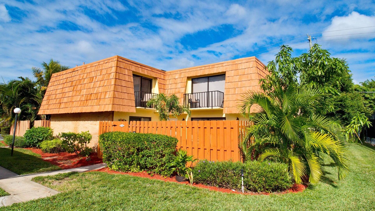 Biggar House | Central Quiet Location, only 12 Miles to Ft. Myers Beach
