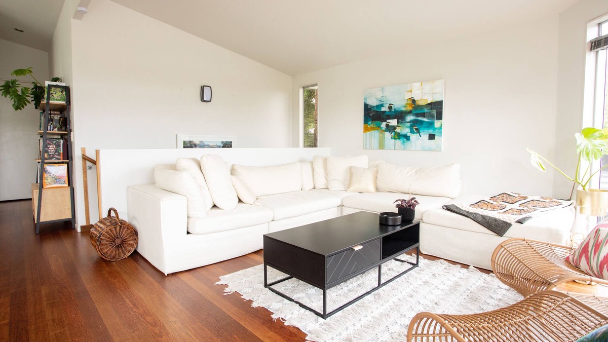Raglan House | Central Raglan Stylish Retreat with Sea Views