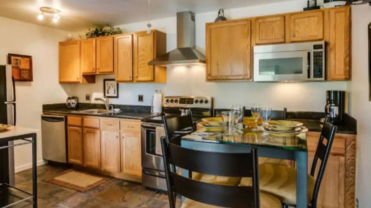 Glenwood Grove - North Iris Condo | Central, Remodeled, 2-Bdrm Suite Retreat!