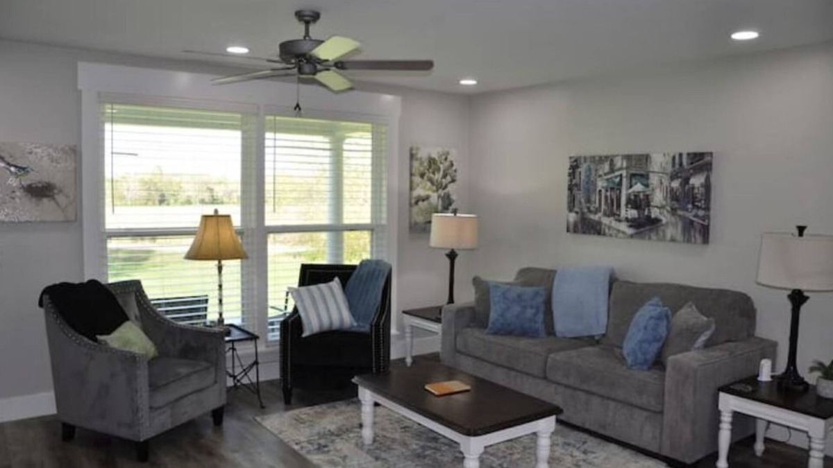 Lebanon House | Central Retreat D, NEW, Close to Everything!