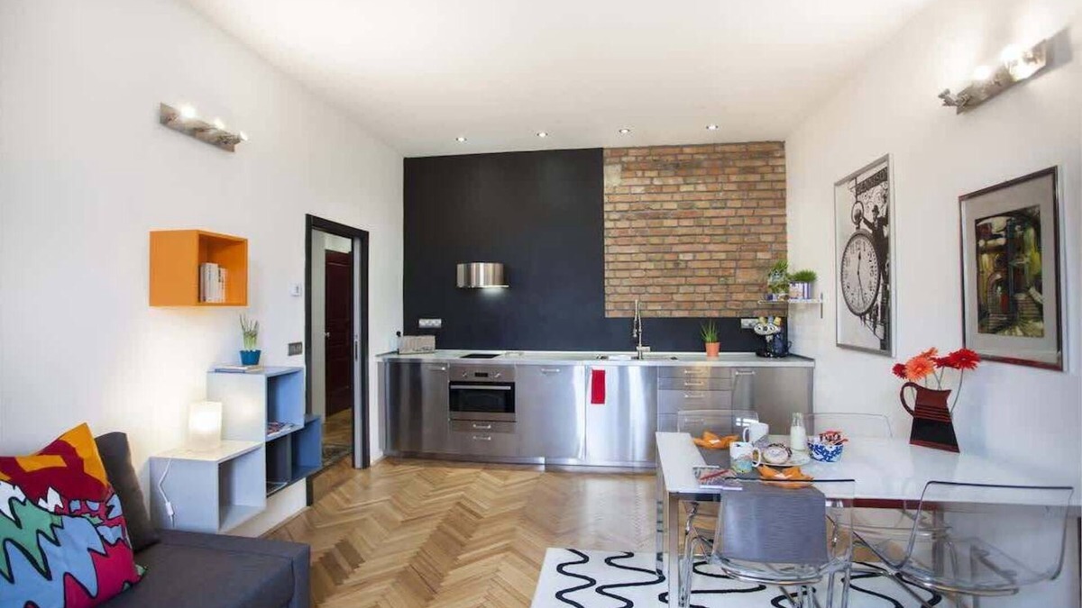 Smichov Apartment | Central river view Su