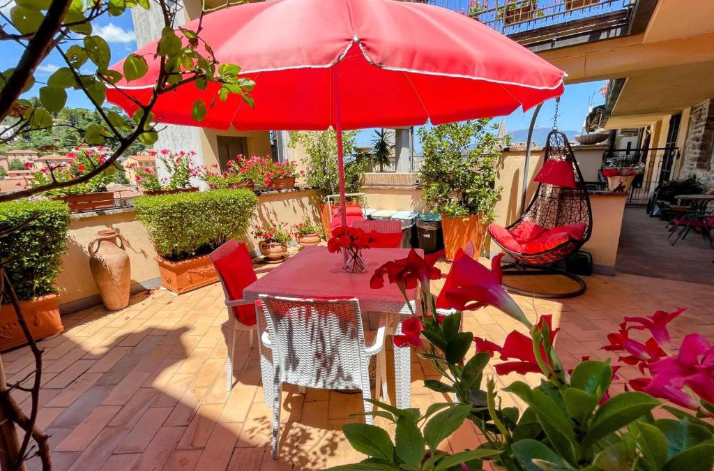 Spoleto Apartment | Central Spoleto apartment with large sunny terrace with views