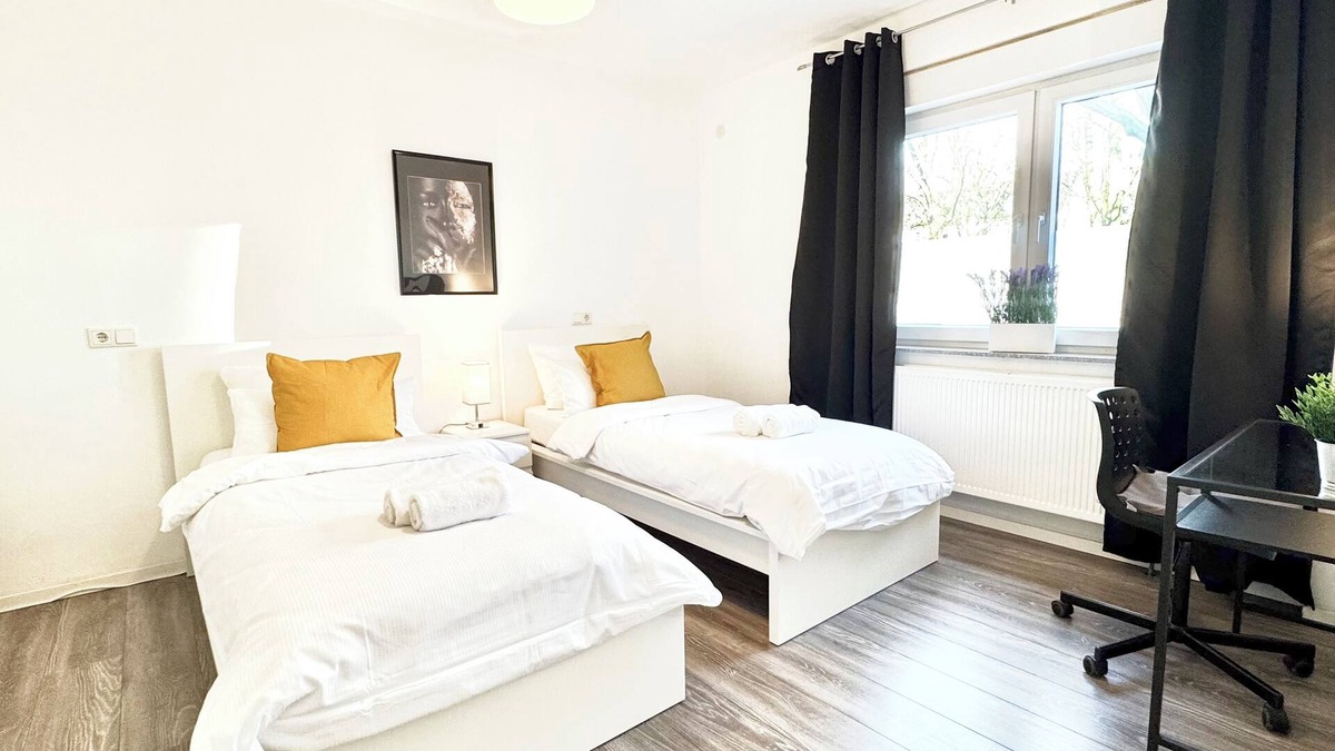 Suedviertel Apartment | Central Station University Hospital Trade Fair Evonik Netflix