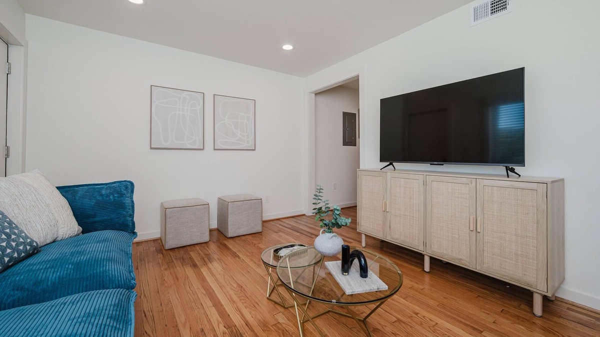 Civil Rights Historic District Condo | Central Suite B - 2 Bedrooms/King Bed/Parking