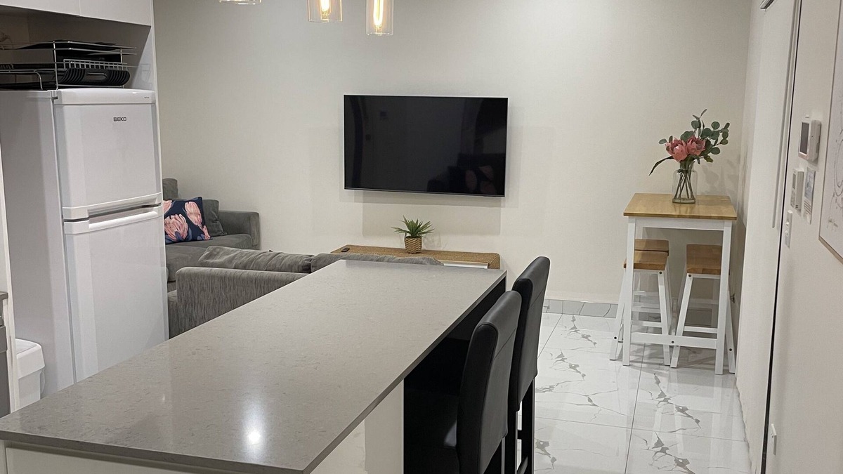 Villawood House | Central to all of Sydney’s famous attractions.