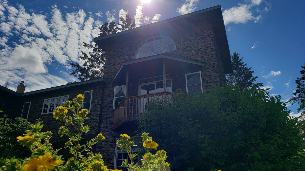 Akeley Apartment | Central to Resort Territory