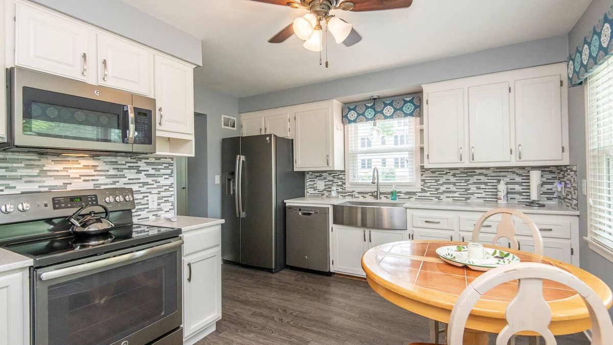 Milwaukee House | Central Tosa home near downtown, state fair, froedtert