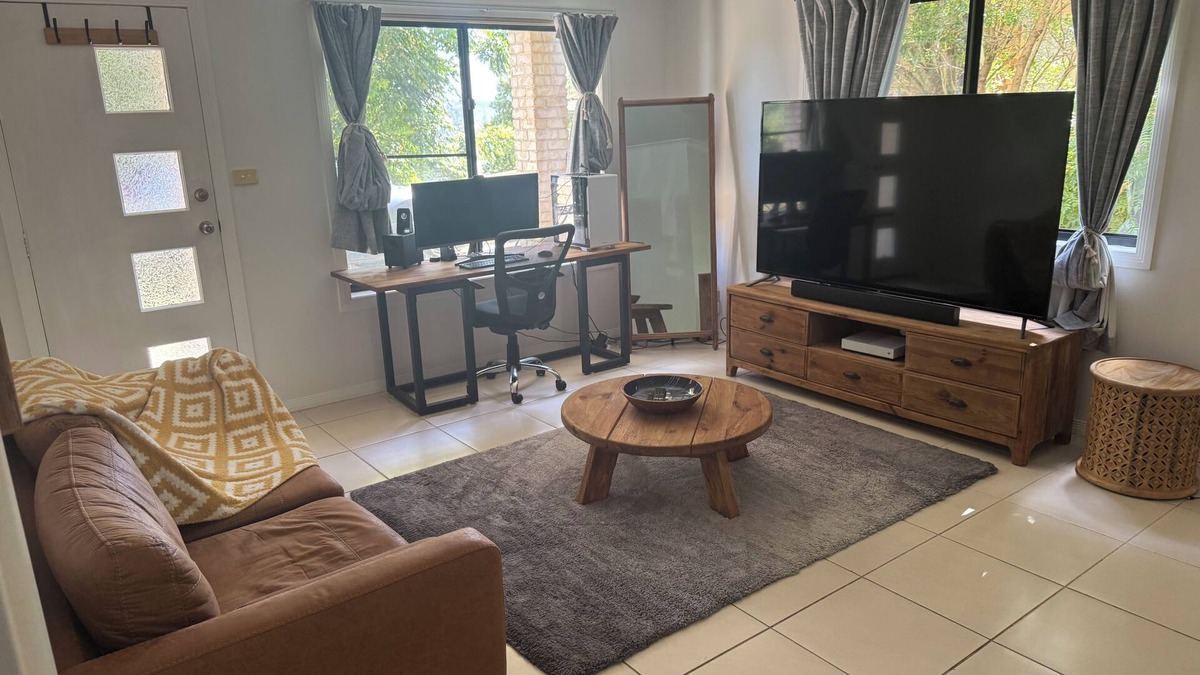 Lismore House | Central town house. 2km away from lismore base house.