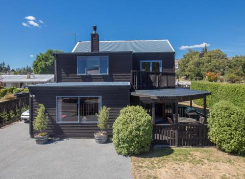 Wanaka House | Central Wanaka Retreat Close to the Lake