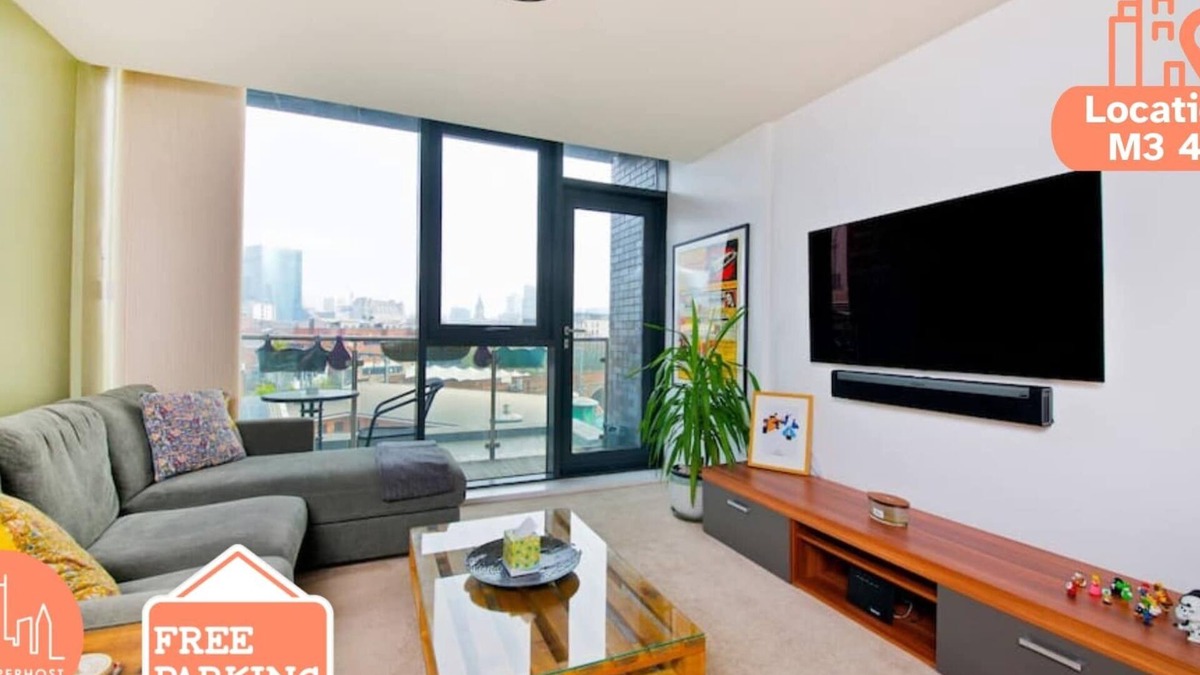 Castlefield Apartment | Central Water-Side Flat by City SuperHost
