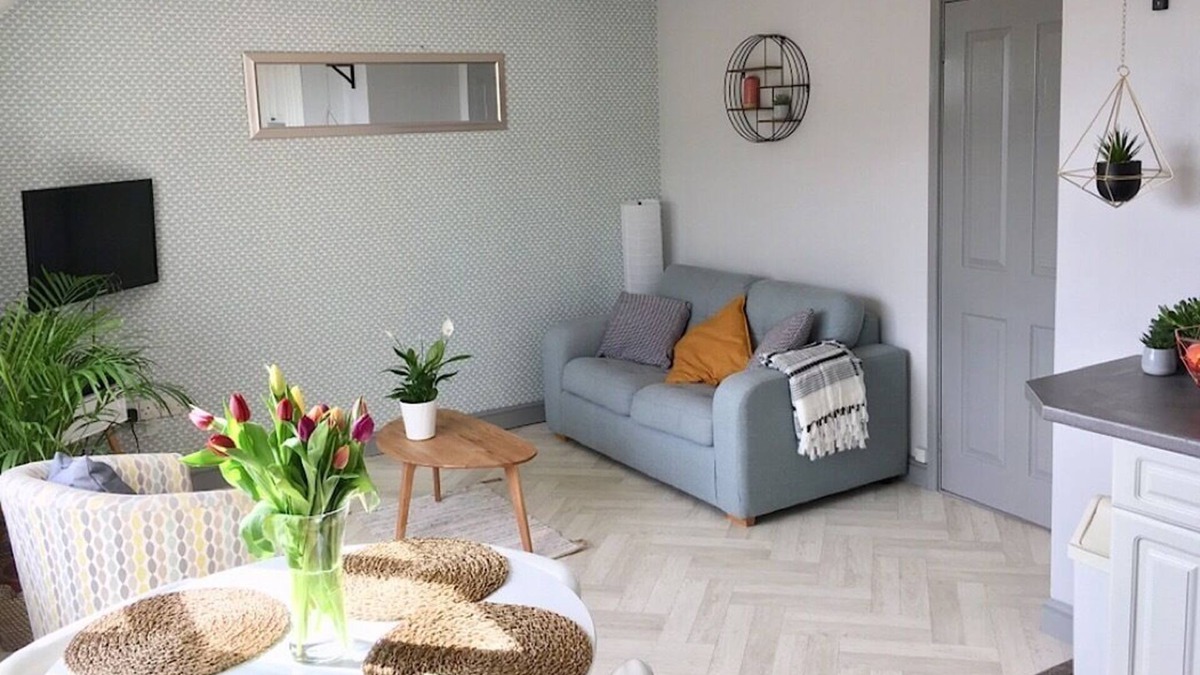 Woolacombe Apartment | Central Woolacombe Apartment with stylish decor and private parking
