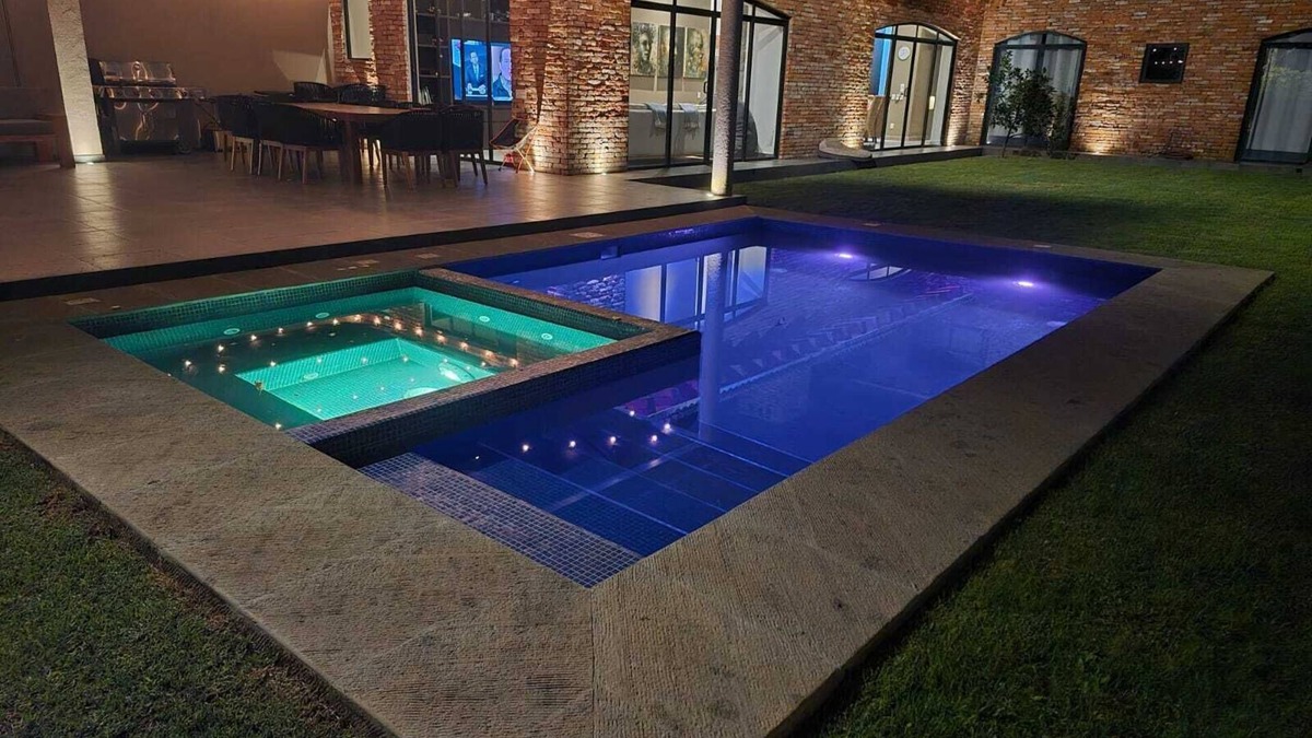 Avandaro House | Centrally located and spacious house 5 minutes from downtown Avándaro.